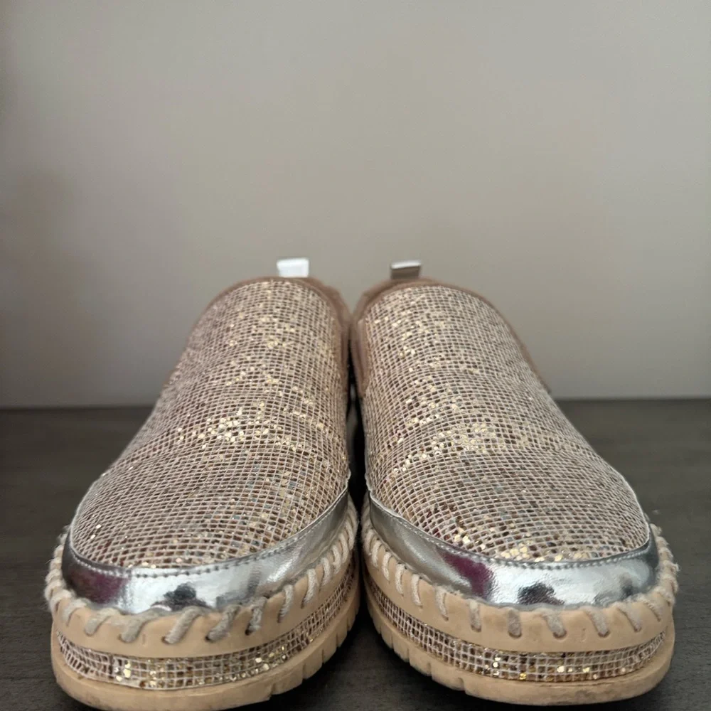 Platform sneakers size 8